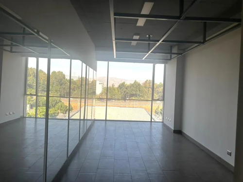 Oficina Edificio Dali, Puerta Oriente 361