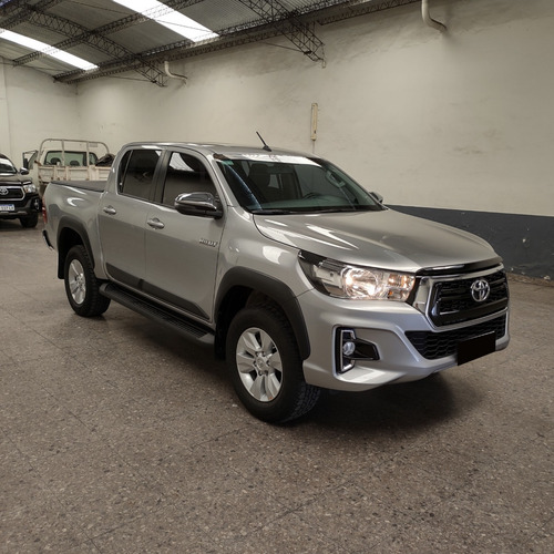 Toyota Hilux 2.8 Cd Srv 177cv 4x2 Mt