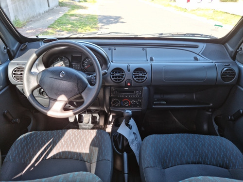 Imagen 6 de 10 de Renault Kangoo 2016 1.6 Furgon Ph3 Confort 5as Lc