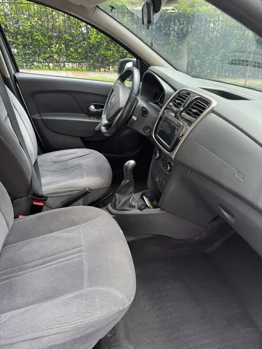 Renault Logan 1.6 Privilege / Intens