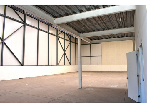 Arriendo Bodega 425,3 M2 + 69,24 M2 De Altillo, Av. La Monta