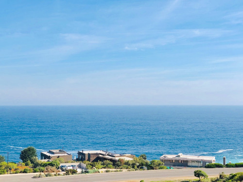 Sólida Casa En Venta Con Preciosas Vistas Al Mar, Zapallar