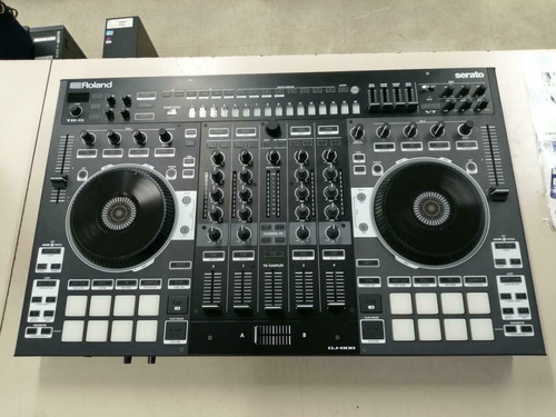 Imagen 1 de 2 de Roland Dj-808 4-deck Serato Dj Pro Controller
