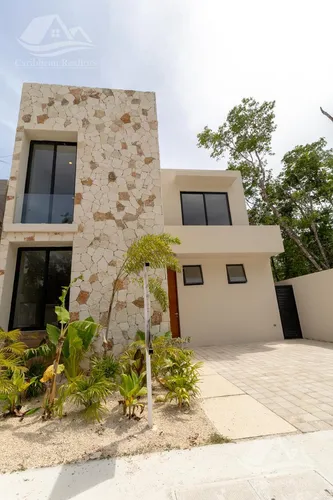 Casa En Venta En Playa Del Carmen Valenia