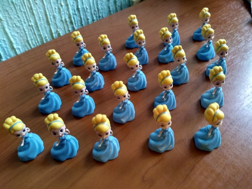 Lote De 15 Mini Princesa De Disney Cenicienta (Usado)