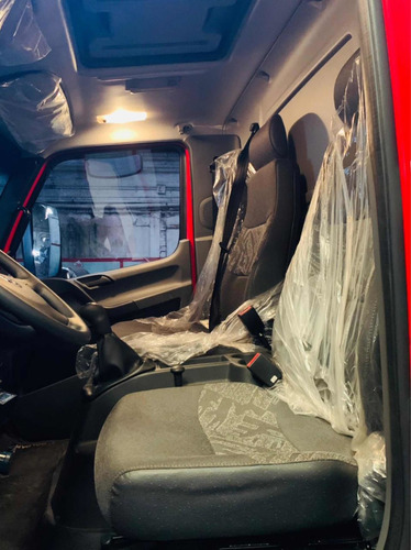 Imagen 8 de 11 de Mercedes Benz Accelo 815