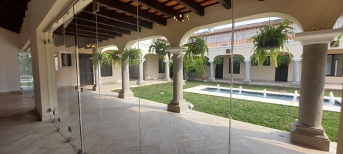 Imagen 8 de 21 de Lujosa Casa A 10 Minutos De #antiguaguatemala Dentro De Condominio Boscoso
