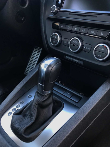 Imagen 10 de 12 de Volkswagen Vento 2.0 Sportline Tsi 200cv Dsg 2014