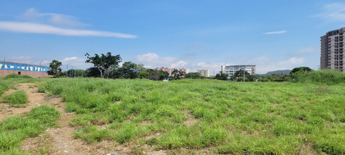 Se Vende 10000 M2 De Terreno Zona Este De Barquisimeto