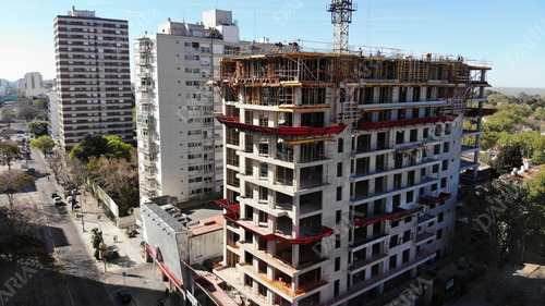 Yrigoyen Blvd · 4 Amb, Terraza 35 M2 ·