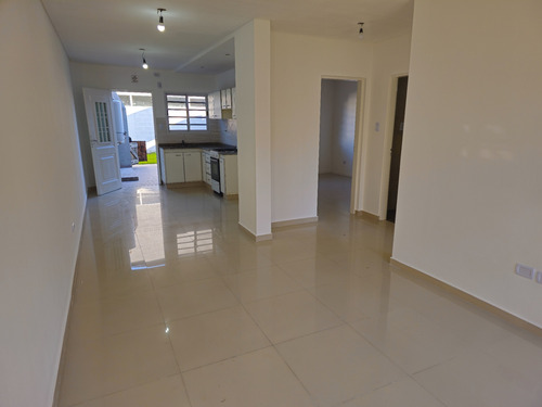 Ph Tres Ambientes En Alquiler Castelar Norte