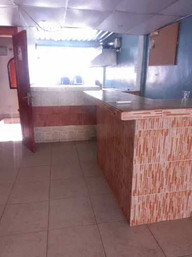 Alquilo. Local Comercial