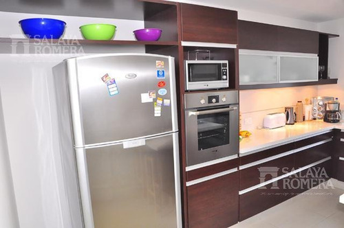 Apartamento De 4 Dormitorios Ubicado En Primera Linea De Playa Brava, Punta Del Este