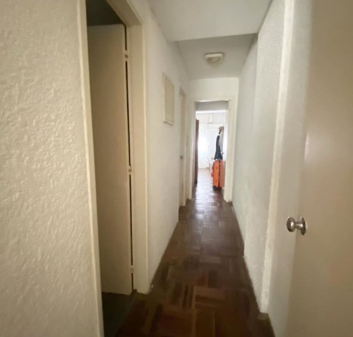 Vendo Apto Con Balcón Al Frente Para Inversión O Vivienda. Con O Sin Renta De $26.000 Contrato Vencido Tacuarembó Y Mercedes.