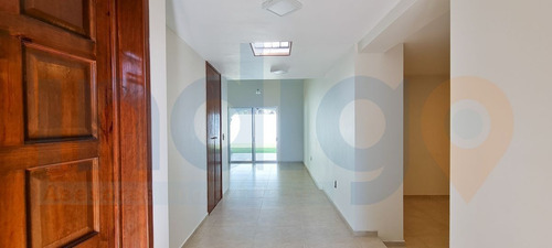 Imagen 9 de 30 de Casa En Venta En Juriquilla, Un Piso