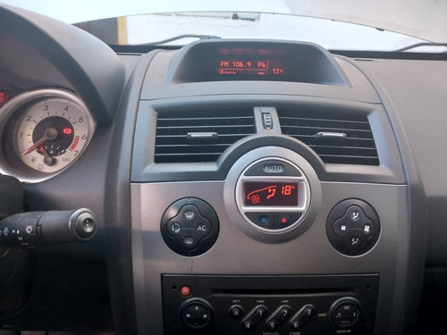 Renault Megane 2010 1.6 Dynamique Hi-flex 4p