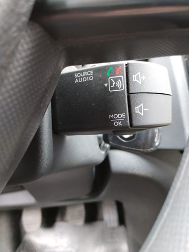 Imagen 9 de 10 de Renault Sandero Stepway 1.6 Full Privilege 105cv Unico Dueño