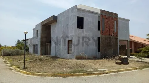 Amplia Casa En Construcción