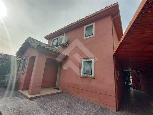 Casa En Venta De 3d 3b 2est En Huechuraba