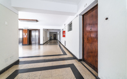 Al Lado De Casa Plan En Edificio Clasico De La Zona 1d-1b