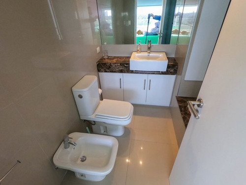 Apartamento 3 Dormitorios En Playa Brava, Punta Del Este