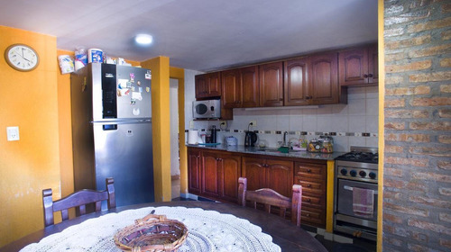 Imagen 5 de 16 de Casa De 3 Dormitorios Con Cochera Cerrada, Pileta Y Quincho En La Ciudad De Perez