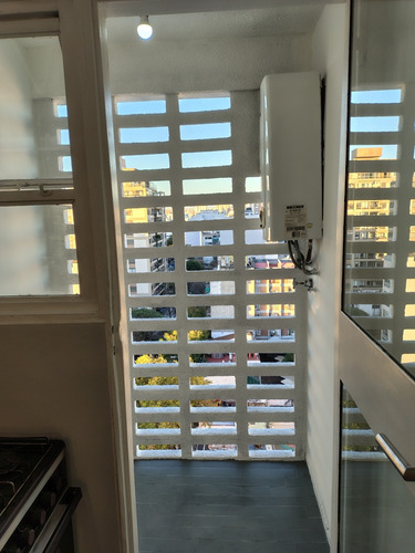 Alquiler 3 Ambientes En Caballito Norte. Vista Inmejorable, Super Luminoso, Piso 11 Orientación Norte .