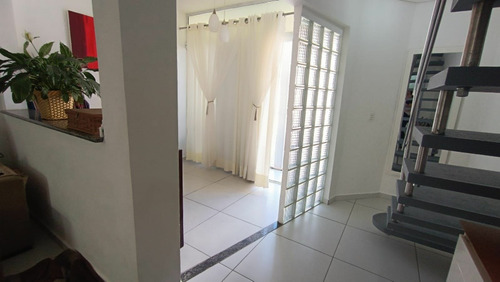 Ótimo Duplex/sobrado Com 2 Dormitórios!