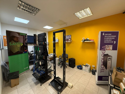 Galpón En Venta Y Alquiler En Castelar Norte