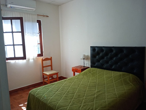 Casa En Gualeguay, Entre Rios. Hermosa Casa Totalmente Equipada. Zona Residencial. Consta De Living Comedor Cocina 3 Dormitorios 2 Baños, Patio Cochera Y Galeria, Terreno: 312 Mts. Cubiertos: 106