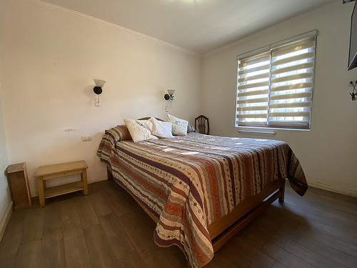 Casa Con Potencial Comercial A 1 Cuadra De Metro Ecuador