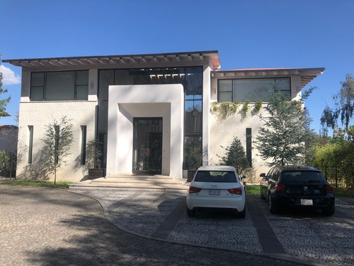 Venta Hermosa Residencia En Cerrada Del Carmen