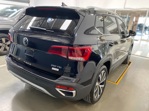 Imagen 9 de 25 de Volkswagen Taos Higline Ma
