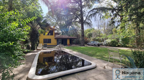 Líndísima Casa En Venta En Del Viso, Barrio Los Jazmines, Sobre Calle Arata