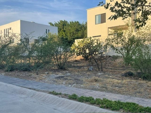 Terreno En Venta En Privada Santa Fe En Villas De Irapuato