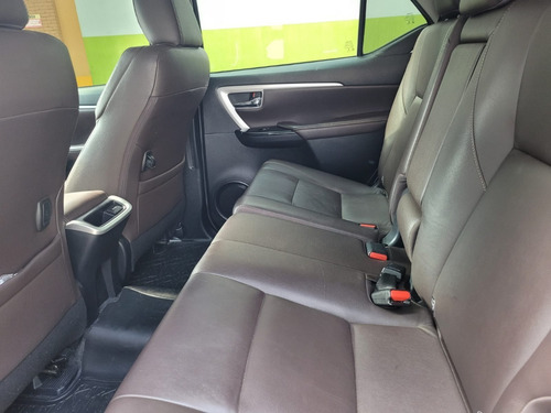 Imagem 11 de 13 de Toyota Hilux Sw4 4.0 Vvt-i Srx 7l 4x4