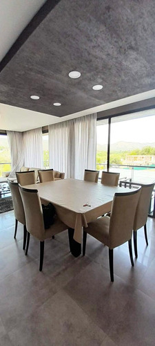 Residencia De Lujo En Altos De Carlos Paz