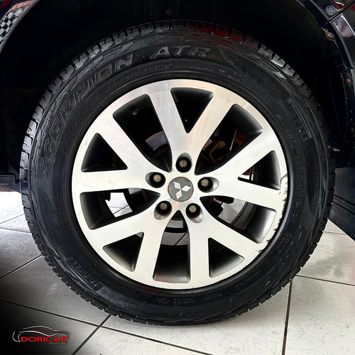 Mitsubishi Pajero Tr4 automática 4x4