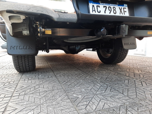 Imagen 15 de 20 de Toyota Hilux 2019 2.8 Cd Srx 177cv 4x4