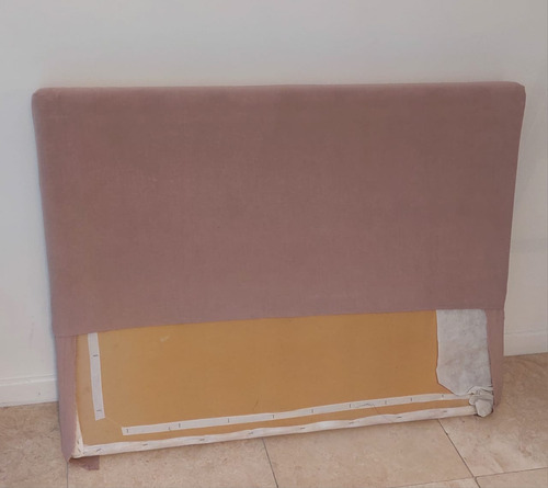Respaldo De Cama 1 Plaza Con Funda Tusor Rosa 106 Cm X 82 Blanco (Usado)