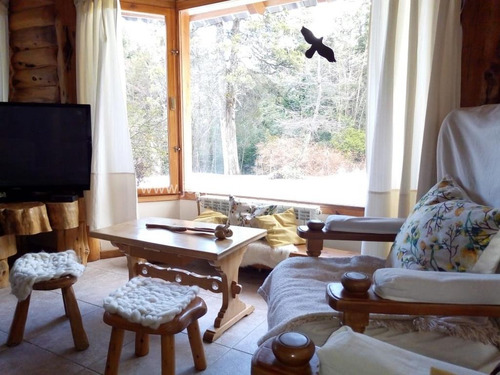 Casa Con Amplio Jardin En Altos De Manzano - La Angostura
