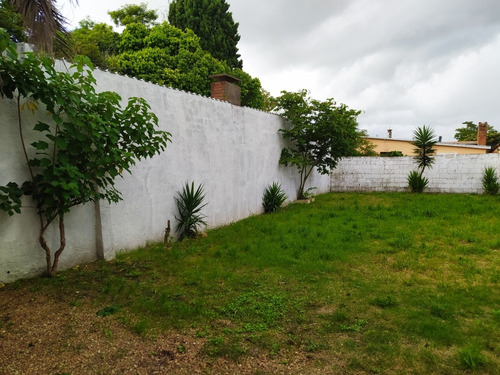 Chalet Ubicado En Pan De Azúcar, Zona Céntrica