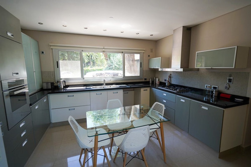 Imagen 11 de 30 de Venta Casa, 5 Amb. Pileta, Parque B Cerrado Casco Leloir