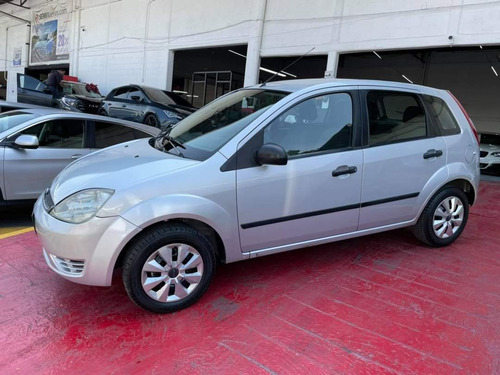 Imagen 3 de 9 de Ford Fiesta 1.6 First Hatchback Mt 2004