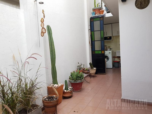 Casa - S.andres, P/h Tres Ambientes Con Cochera.