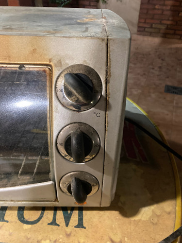 Horno Eléctrico Atma Grill No Encienden Las Velas Plateado (Usado)