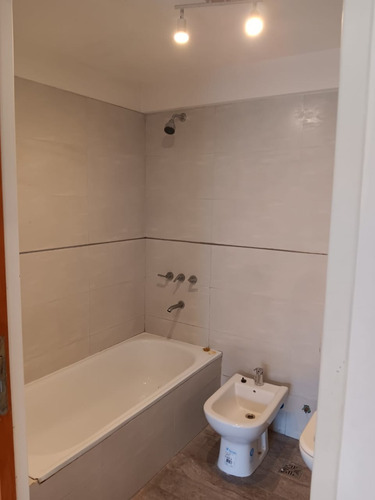 1 Amb A La Calle Lujo Baño Comp Aire Apto Prof Con Sector Quincho Parrilla 8 Años