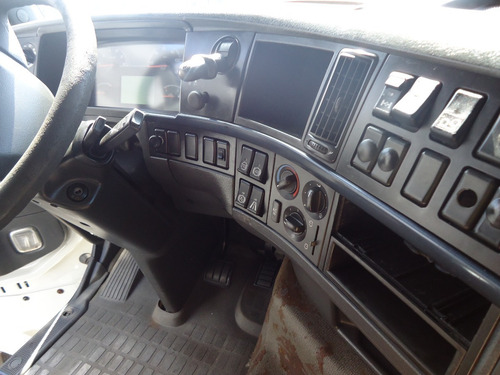 Imagem 14 de 15 de Volvo Fh 440 2010/11 6x2 Teto Alto Automatico