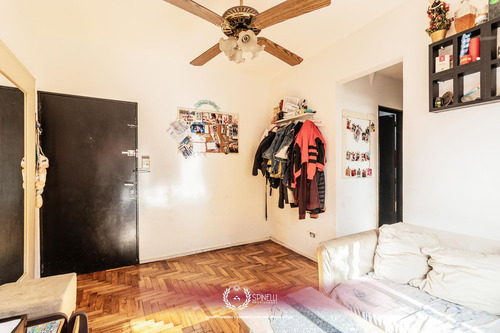 Venta Departamento 2 Ambientes 33m² Con Balcón Frente En Almagro Apto Crédito Inversión Muy Luminoso