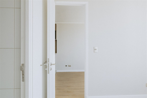 Departamento En Arriendo De 1 Dorm. En Santiago Lira 140